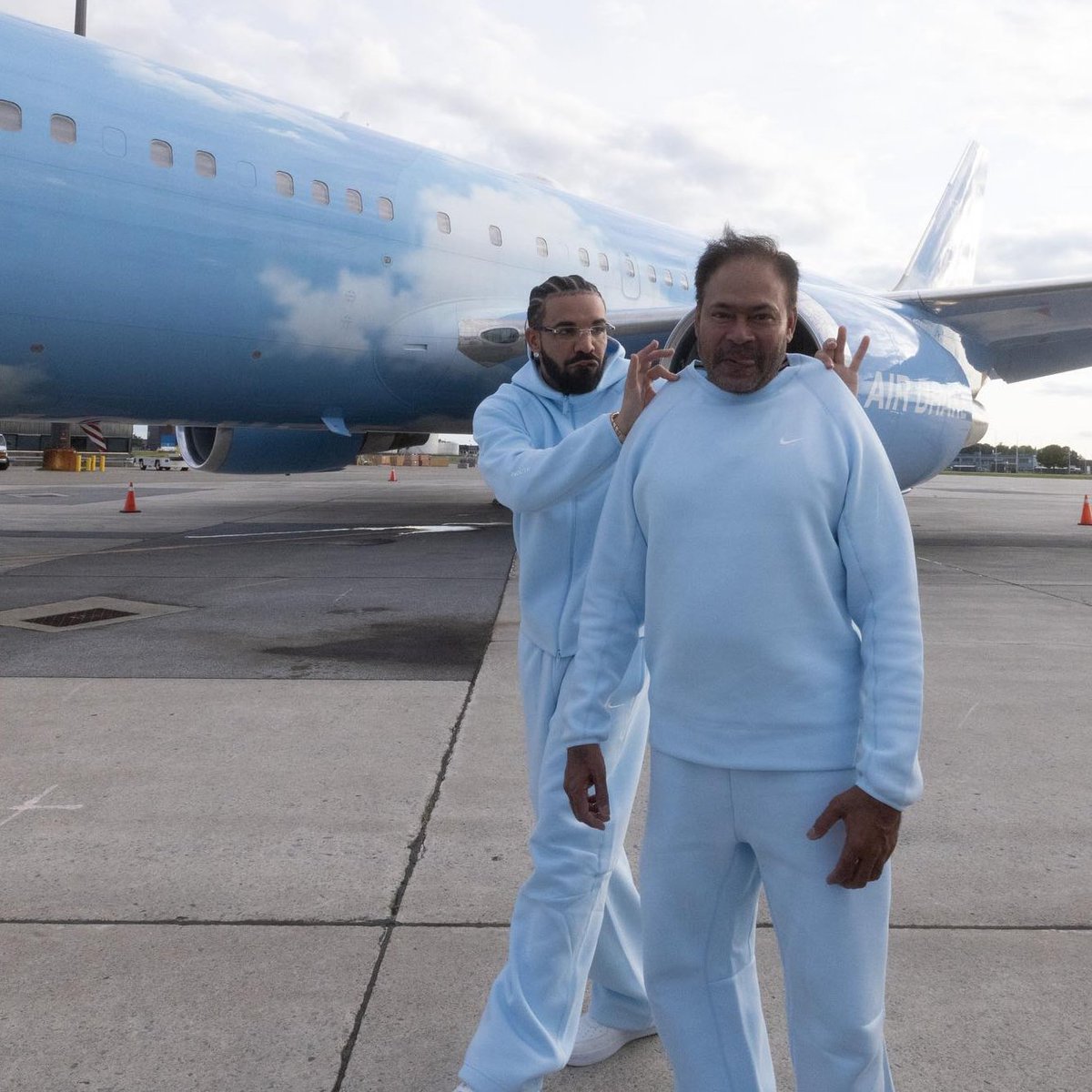 ModernNotoriety's tweet photo. NOCTA Tech Fleece dropping 07/27 ❄️✈️ https://t.co/bZ2j1Twwfy