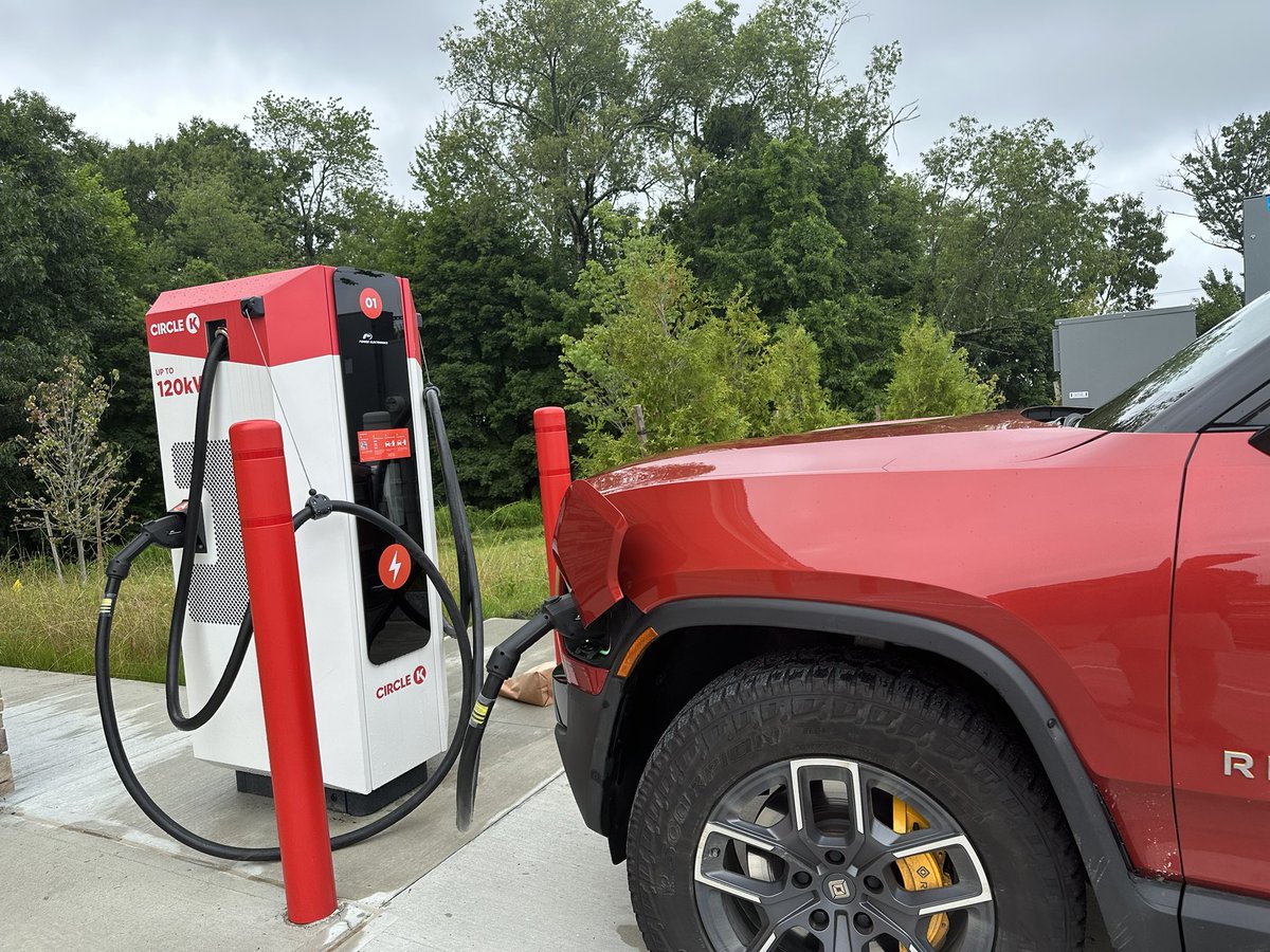 Great experience for my first fast charge in awhile. Nice work <a href="/LangReynolds/">Lang Reynolds</a> ! Although the cool checkout tech inside was even more fun