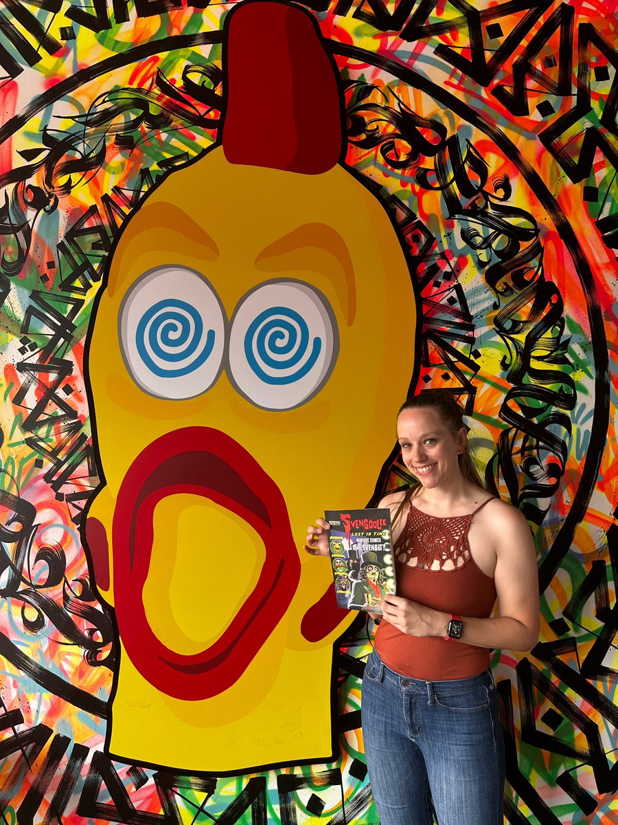 Ms_Medievalist's tweet photo. Got the new @Svengoolie comic today and just had to pose with this giant rubber chicken mural in Lakewood, Ohio! #Svengoolie #rubberchicken #kerwyn #comic https://t.co/ycTWHim6Dh