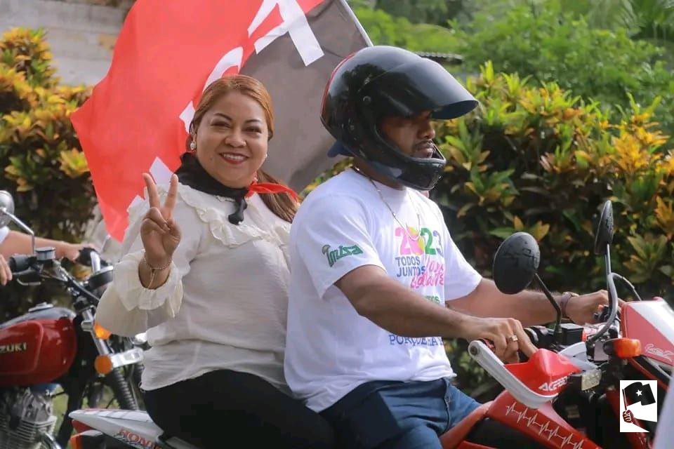 LaLuchaSigue79's tweet photo. #Nicaragua | Con una alegre y colorida caravana motorizada, la militancia Sandinista de #Siuna celebrac el #4419SiempreVictoriosos del triunfo de la revolución popular Sandinista.🙋🏻‍♂️🙋🏻‍♀️🏍️🚙🔴⚫ https://t.co/qWQdl9TPkJ