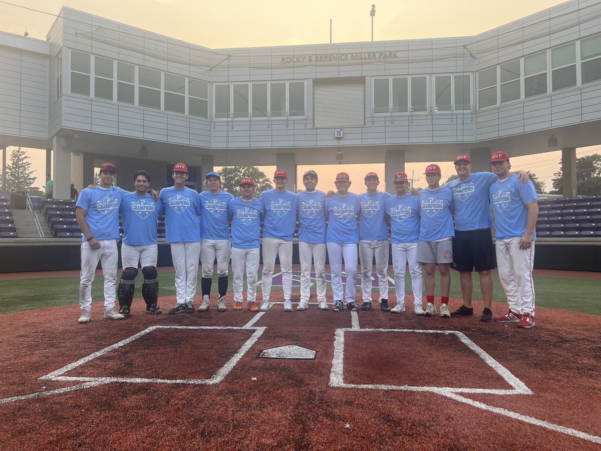 18u exploded for 56 RUNS en route to a 6-0 weekend to win the <a href="/PastimeBaseball/">Pastime Tournaments</a> Chicago Elite Classic 💪🏻 

Excited to see this group begin their college careers; every player pictured is headed to play ball at the next level!

Great group to coach, bright futures ahead!