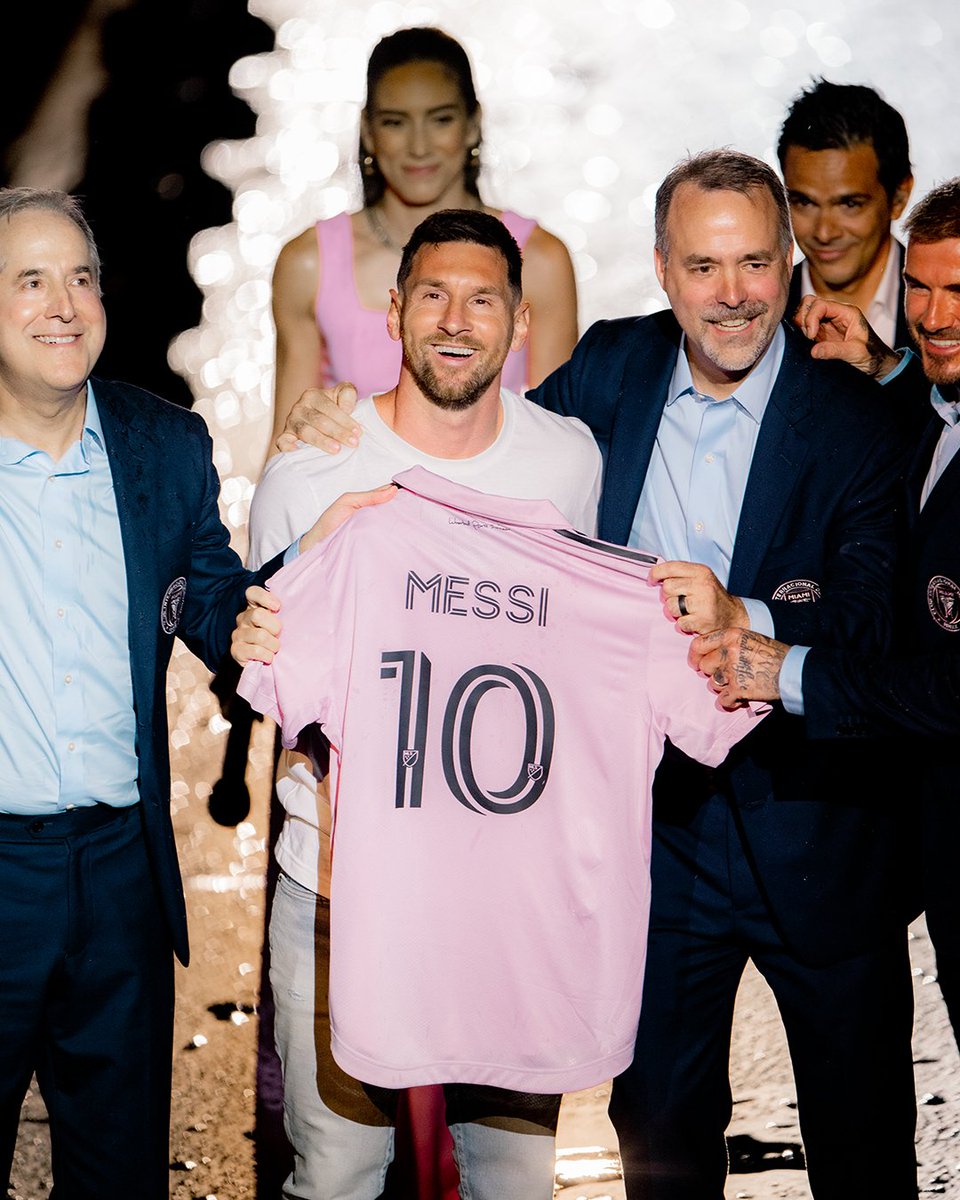 RT @MLS: Pure joy.

Welcome, Leo Messi. #InterMiamiCF https://t.co/3smtpPcJ4L