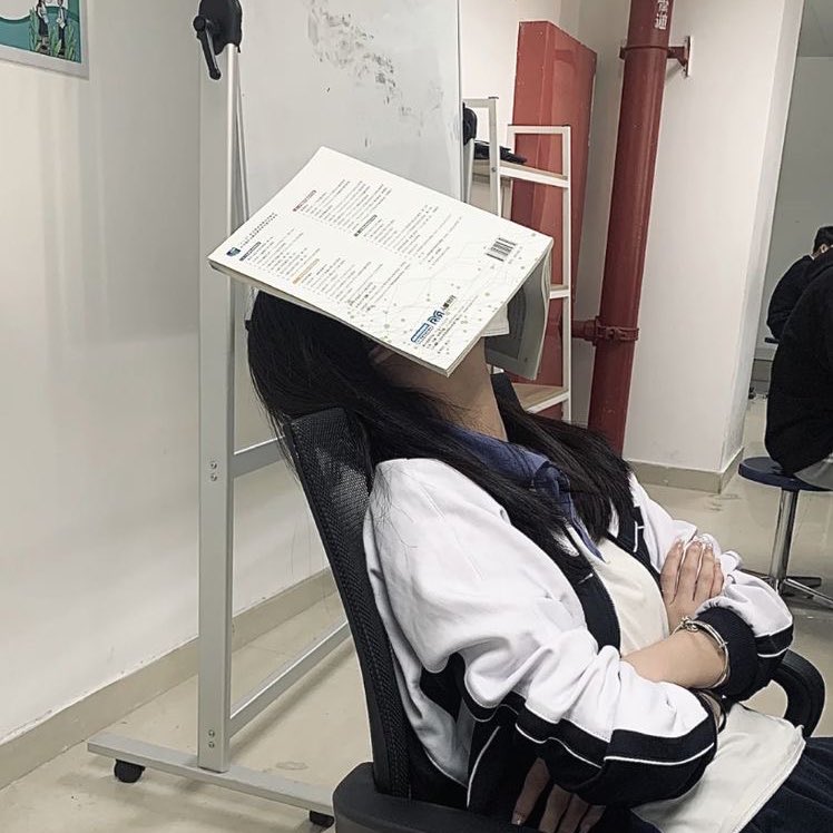 kookmintokio's tweet photo. jikook au- 

onde jimin é um aluno do terceiro ano com TDAH e dificuldade em matemática e precisa fazer um trabalho de exatas com jungkook, o nota dez em números. https://t.co/dKzuMhktHm