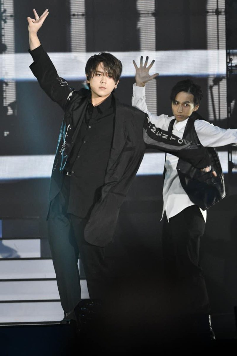 KeungToFocus's tweet photo. [2023.07.16]
Good Night Show - King Maker V

Finale Guest Performer (Champion of King Maker I in 2018) - Keung To 姜濤

“Mirror in Mirror” x “DUMMY”
https://t.co/y635Krh4nc

#keungto #姜濤 
#MirrorInMirror #DUMMY 
#song #performance https://t.co/UUppHmgKhv
