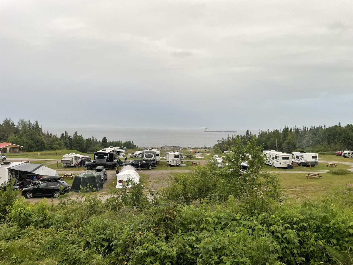 Bye Val Jalbert et beau Lac St-Jean encore une fois, coucou Ste-Rose-du-Nord et puis une amie d’université! À suivre pour le reste…