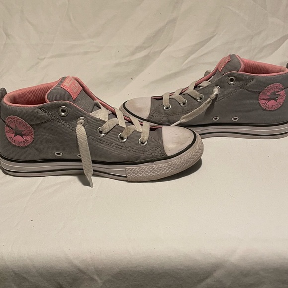 mmackiew_ebay's tweet photo. So good I had to share! Check out all the items I'm loving on @Poshmarkapp from @sarahmbianchi @Christy45357507 #poshmark #fashion #style #shopmycloset #converse #rebeccaminkoff #maggylevening: https://t.co/dQUrXL0H4b https://t.co/0joUGRyPOg