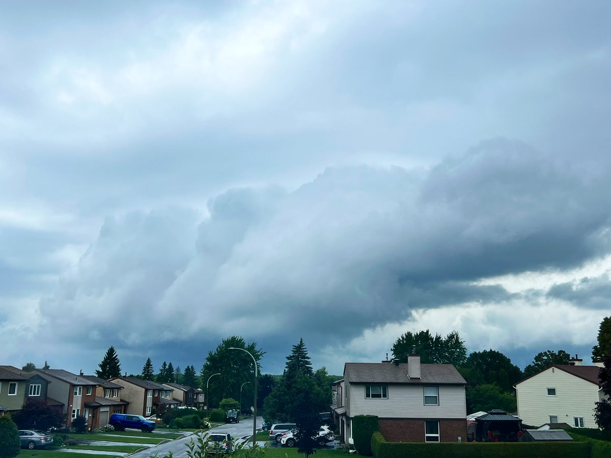 A few cool photos of the “north” section of the Ottawa Storm from Thursday #onwx #onstorm
