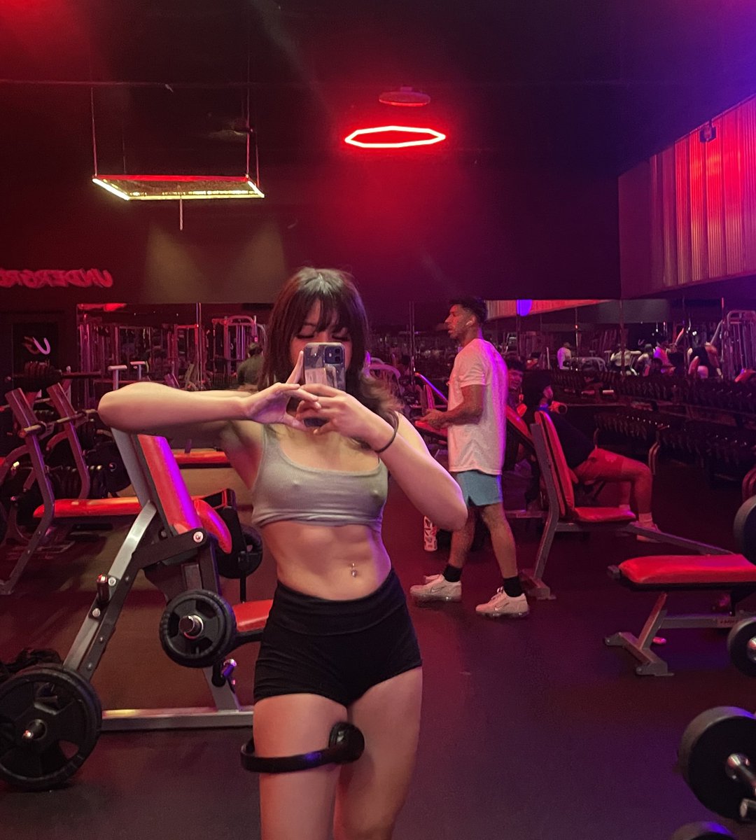 lilyullloa's tweet photo. 😇 https://t.co/Z9UymALZy3