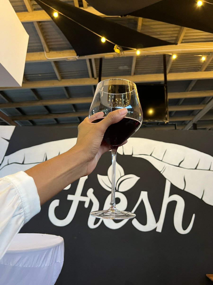 msrowenaA_'s tweet photo. New Spot Alert! 
Fresh Guyana located on Carmichael Street, next to Scotiabank.
Check it out, you won't regret it 😉 https://t.co/K3ZN1kKysF