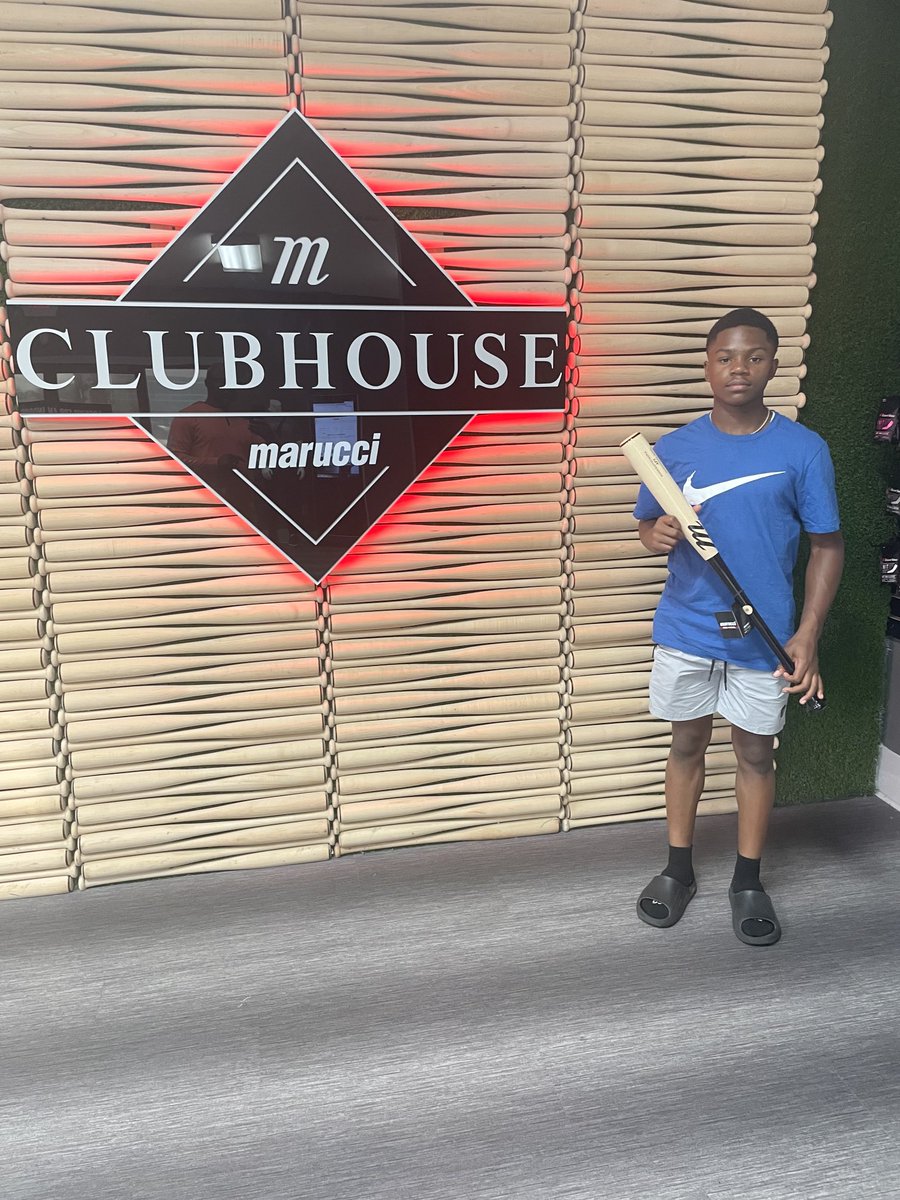 GODSPlanC1's tweet image. Had to stop  in when we are in BR.
⁦@IsaiahCador⁩ ⁦@jakerobbins49⁩ 
#NewBat