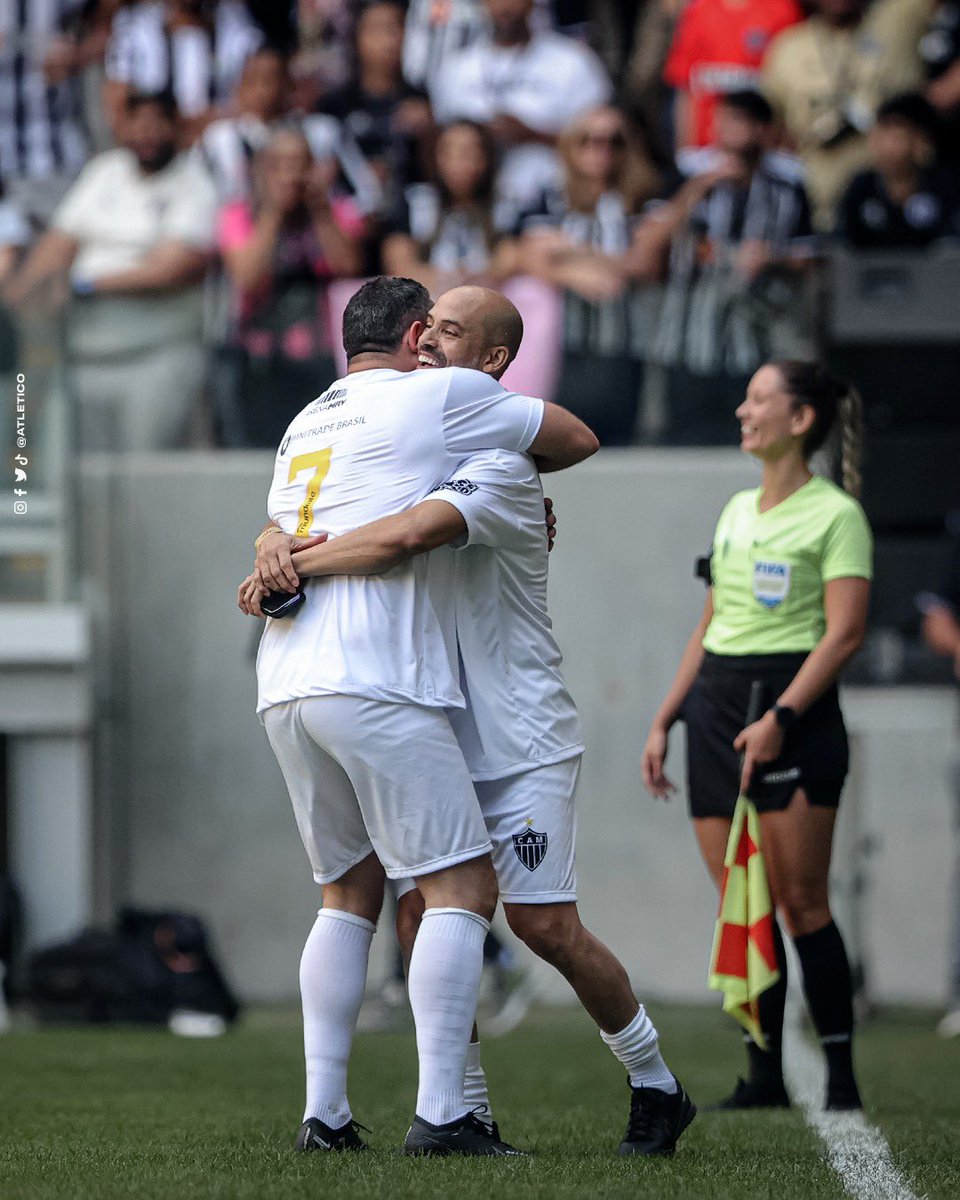 A dupla que marcou toda uma geração de Atleticanos. Marques e Guilherme, goleadores! 🖤🤍

#LendasDoGalo | #GaloPaixãoNacional