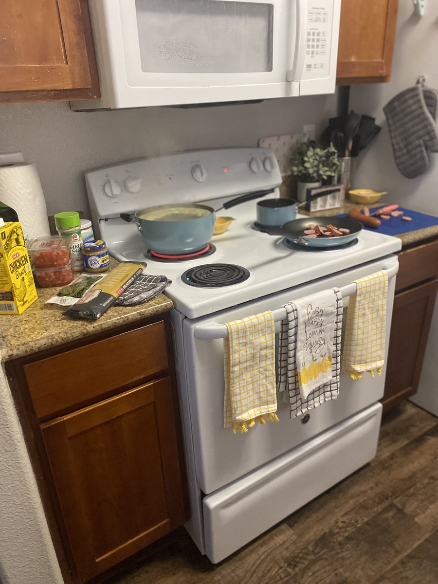 MsNicoleBennett's tweet photo. Making some meals from scratch in our new apartment! #CESummer23 #CECheetahs https://t.co/EocFFfFfsF