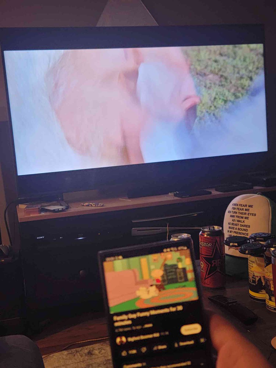 OnlyWednesdayMu's tweet image. Boring ass cow fight