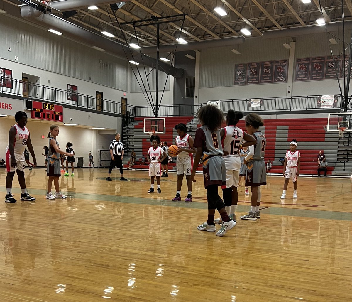 allinsisters's tweet photo. Team ALL IN 2033 competed in the Fight or Flight tournament at New Manchester HS this Sunday. We came up short, playing a level up in the 4th Grade division, but the girls played hard and got better each game! Keep working! 💪🏾 #ALLIN https://t.co/A3TdYf9gZK