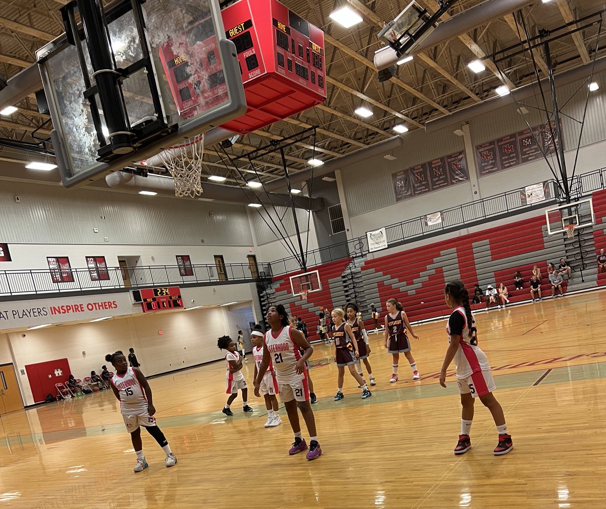 allinsisters's tweet photo. Team ALL IN 2033 competed in the Fight or Flight tournament at New Manchester HS this Sunday. We came up short, playing a level up in the 4th Grade division, but the girls played hard and got better each game! Keep working! 💪🏾 #ALLIN https://t.co/A3TdYf9gZK