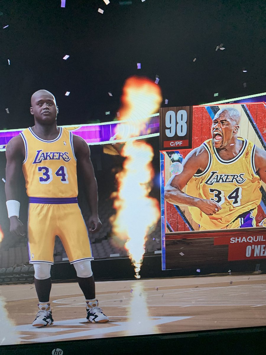 is_that_Lloyd's tweet photo. #shaq https://t.co/rRsd4qdFBh