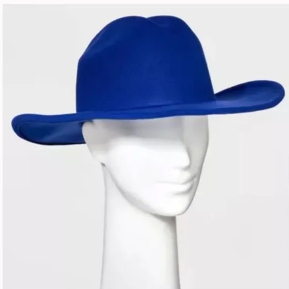 So good I had to share! Check out all the items I'm loving on <a href="/Poshmarkapp/">Poshmark</a> from @mMizlisalou222 #poshmark #fashion #style #shopmycloset #offwhite #dearfoams #wildfable: posh.mk/leQ3CNuarBb