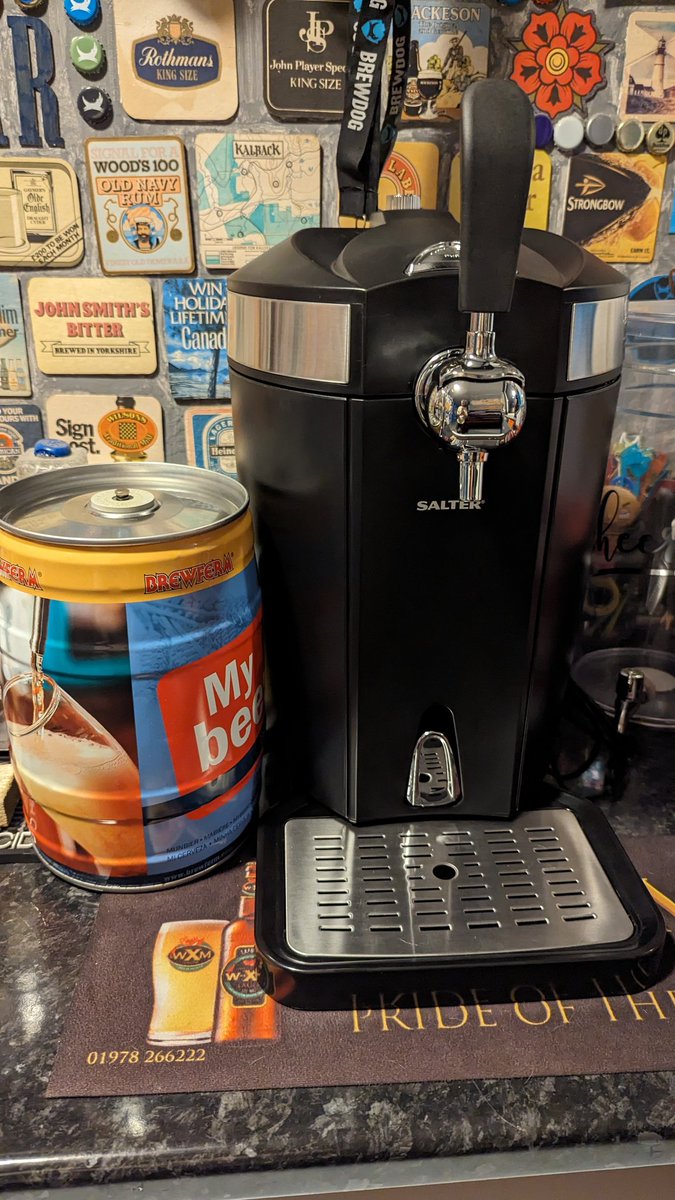 Filled a mini keg with the cocked up batch of "Jazzy Dogg" we did a couple of weeks back, ready to try in the beer dispenser we bought. The beer smells great, which is good, but the all important machine test will have to wait while it conditions for a few weeks.
#beer #homebrew