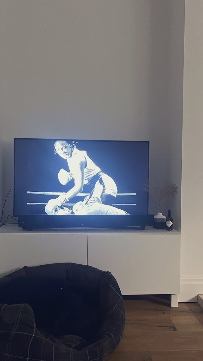 Fantastic documentary showing just how hard female fighters had to work to be legally permitted to engage in a sport simply because of their gender. Sunday night inspiration levels 10/10✔️🥊#righttofight #righttofightdocumentary