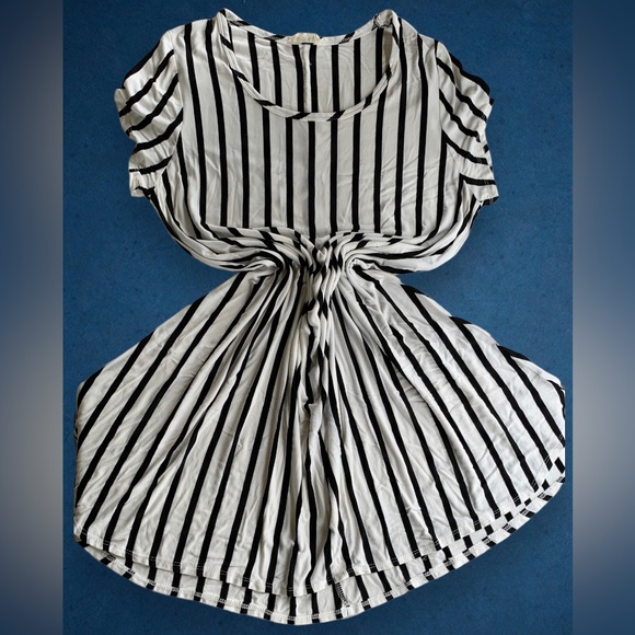 cludwig0104's tweet photo. So good I had to share! Check out all the items I'm loving on @Poshmarkapp from @evesaintjewelry #poshmark #fashion #style #shopmycloset #handcrafted #drscholls #pinc: https://t.co/JyojM7D3wW https://t.co/pYzBDlIwKN