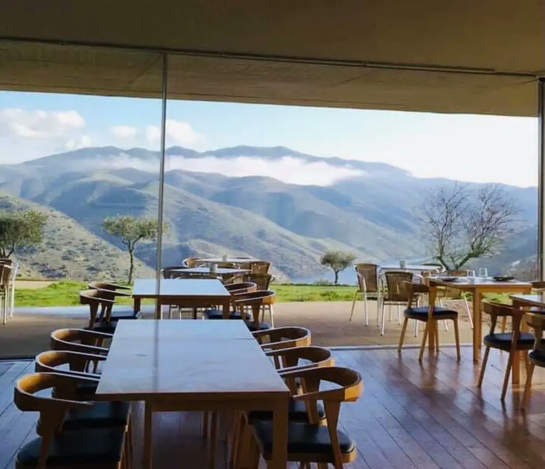 É impossível explicar o quão avassaladoras são as vistas deste restaurante.