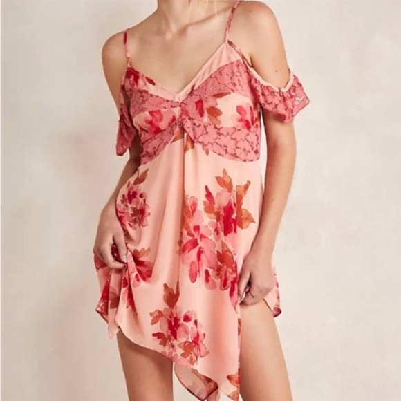 MECruz11's tweet photo. So good I had to share! Check out all the items I'm loving on @Poshmarkapp from @fionaandnoel #poshmark #fashion #style #shopmycloset #freepeople #loveshackfancy #forloveandlemons: https://t.co/slSYDFpek2 https://t.co/l8bQbZq4LK