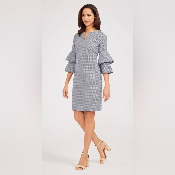 roni0906's tweet photo. So good I had to share! Check out all the items I'm loving on @Poshmarkapp #poshmark #fashion #style #shopmycloset #jmclaughlin #bananarepublic #shein: https://t.co/FXwfp3L7s6 https://t.co/vfml0hQdvk
