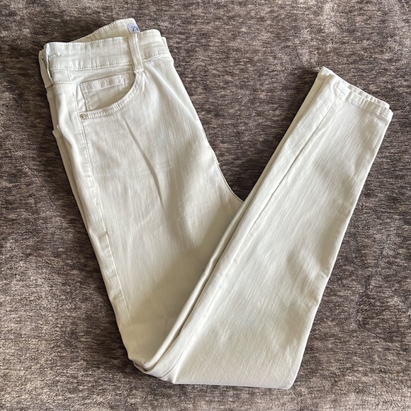 SwampPicker's tweet photo. So good I had to share! Check out all the items I'm loving on @Poshmarkapp #poshmark #fashion #style #shopmycloset #zara #hm #theupside: https://t.co/d5FmKbuuxO https://t.co/GwDUPRl1LC