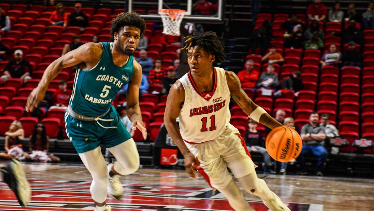 sharronyoung05's tweet photo. Blessed to receive an offer from Arkansas state University!! Thanks to Coaching staff!! #AGTG @AStateMB @CoachBHodgson @CoachBHodgson @MidwestBBClub @MohiganHoops https://t.co/GBZFJ8eCSz