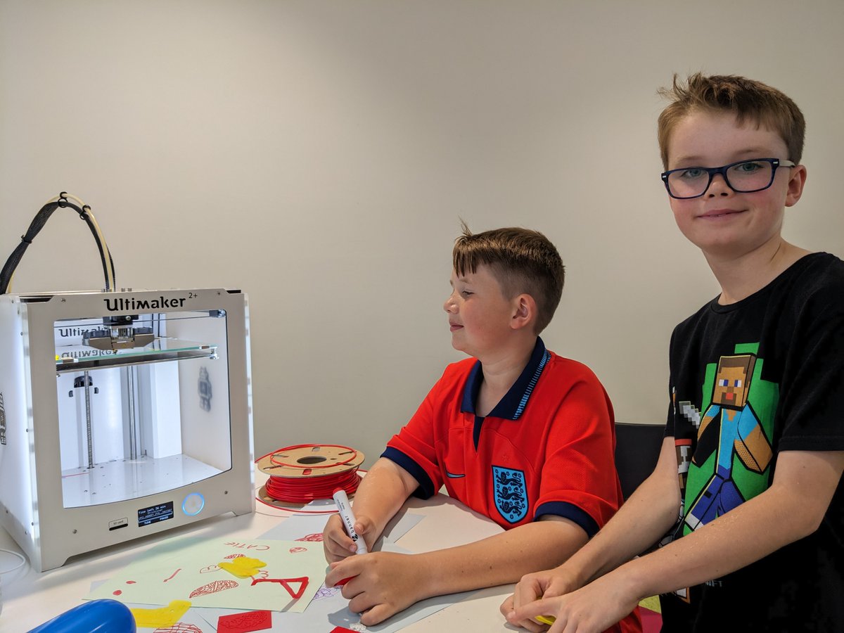 CogNeurothemis's tweet photo. Exciting #Superbrains workshop at @EdgeHill_Psych: minecraft, art, science, and colourful 3D printing! @OccelliValeria @DorothyBett @SuprithaAithal https://t.co/QEHWZD6asr