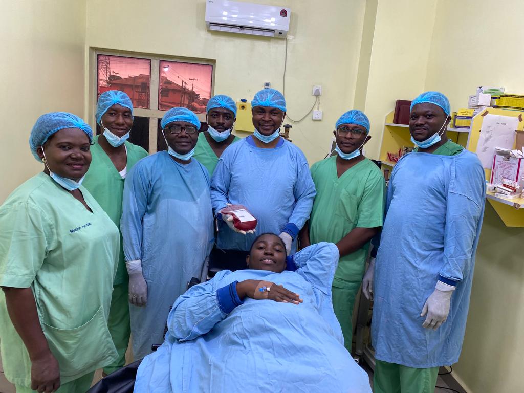 hannah_omunakwe's tweet photo. Thank you Prof #NosaBazuaye for your tenacity in carrying on this life-saving procedure of #StemCellTransplant in #Nigeria as the #cure for #SickleCellAnaemia. Now you've gone to #Haplo!🙌We are proud of your work Sir, the body of #Haematologists in Nigeria are so proud of you.👏 https://t.co/8Dm4Ryhy8o