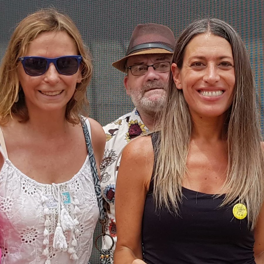 Nuria_Salas's tweet photo. Avui, la plaça del Monestir d'Amer plena de gom a gom a l'acte central de campanya per les eleccions generals del 23J fent costat la @miriamnoguerasM i en @KRLS
#PerCatalunya
#Janihaprou
Vota @JuntsXCat
@JuntsxCatBCN @JuntsxCatMadrid
Visca Catalunya lliure!! https://t.co/0F1R9DByUg