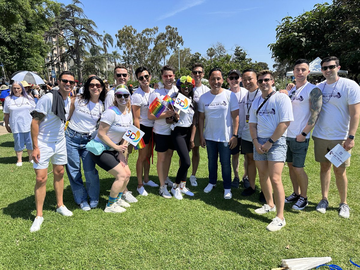kenneth_a_moore's tweet photo. Happy Pride!! So thankful for these amazing people that I’m lucky to call family. Love you all ❤️🧡💛💚💙💜@J__Christensen @SophieBarnhorst @JCoyneSD @Javvvvs @denarellano @MayorToddGloria @nlombardo2 @CoreyPolant @allen_young91 https://t.co/wVECbgD3ZG