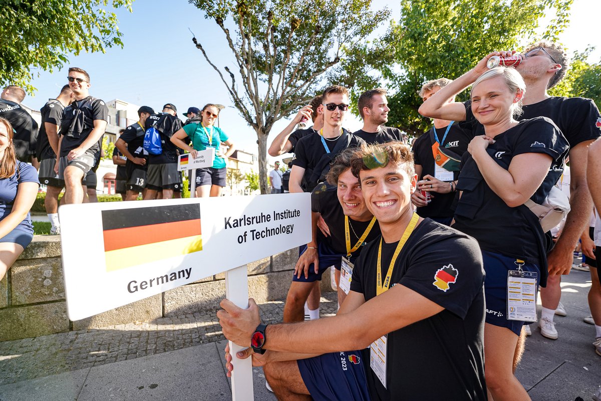 𝗢𝗽𝗲𝗻𝗶𝗻𝗴 𝗖𝗲𝗿𝗲𝗺𝗼𝗻𝘆

It was with great joy that we started this 2023 European Universities Volleyball Championship!

The Opening Ceremony colored Braga with talent, but above all, with animation 🎉

#eucvolleyball #eucvolleyball2023 #eusa #eusavolleyball #unisport