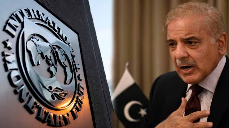 SumbalShahid15's tweet photo. PakEconomicStabilityمالی توازن بھی کم ٹیکس ریونیو اور قرضوں کی فراہمی کے اخراجات میں اضافے کی وجہ سے تناؤ کا شکار تھا، جس کے نتیجے میں بینک سے قرض لینے پر حکومت کا انحصار بڑھ گیا #PakEconomicStability https://t.co/MNDv5RI56y