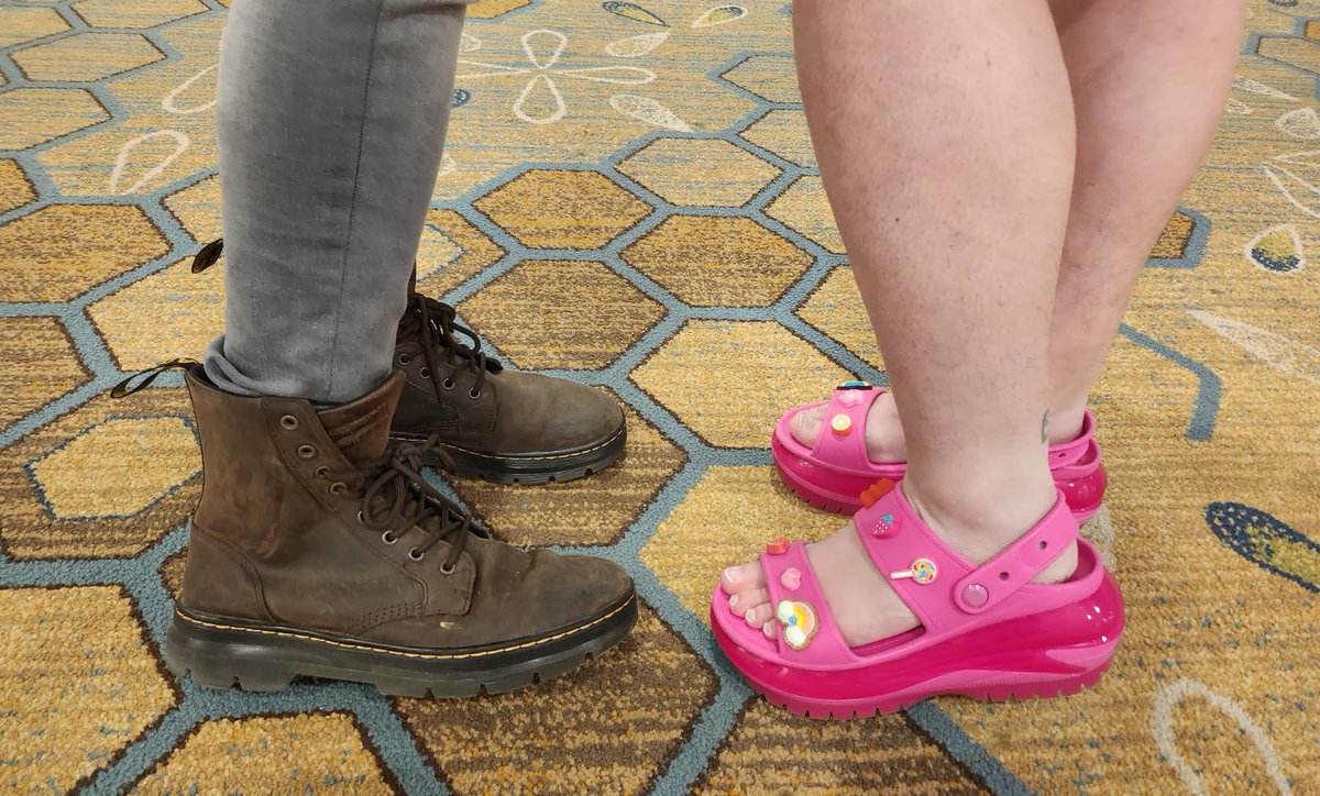 ryancoltlevy's tweet image. 💣👚#Barbenheimer