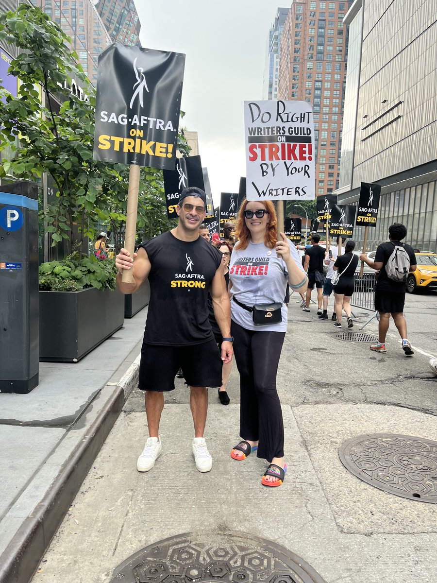 sagaftra's tweet image. 💪 #ICYMI (who are we kidding?) #sagaftramembers are showing up across the country in #solidarity and we're going to get a FAIR CONTRACT! #SAGAFTRAstrike #SAGAFTRAstrong #Power2Performers