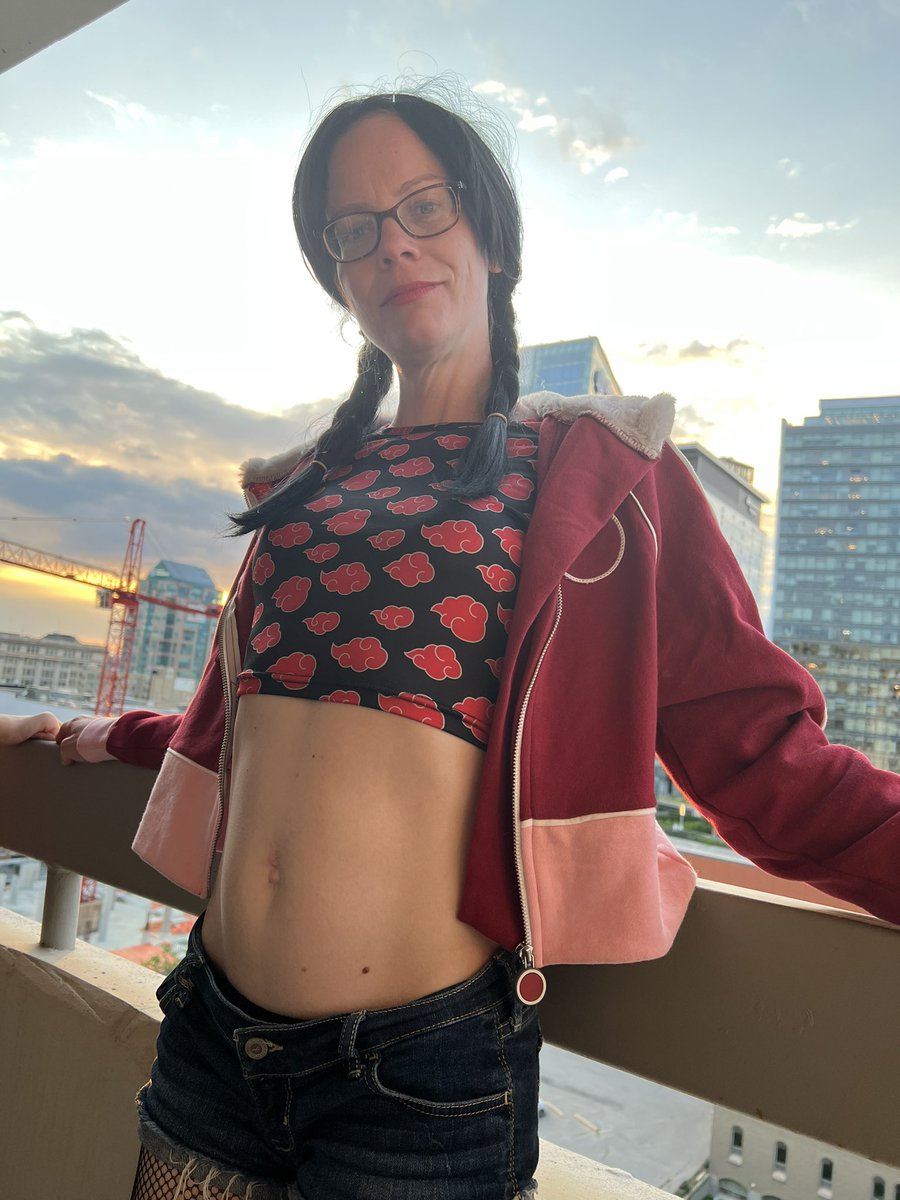 mimistarblossom's tweet photo. I had a blast at Ai-kon! 😉 

https://t.co/ITvl6p0Gcq 😈

#otaku #weeb #otakugirl #weebgirl #anime #animeconvention #naruto #cosplay #onlyfans #onlyfansgirls #onlyfansmodel #bellybutton #stomach #cutebelly #croptop #croptops #midriff #midrifftop #midriffbellybutton #pigtails https://t.co/ikUeV9uHeq