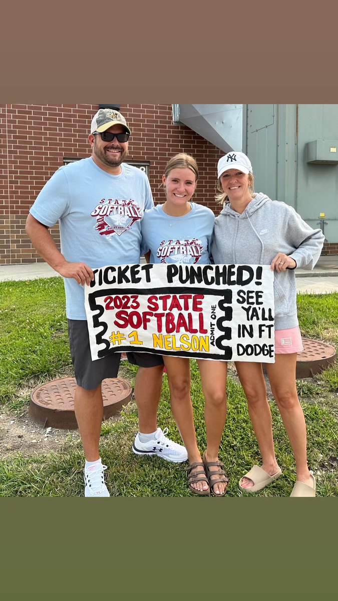 Shannon55687946's tweet photo. @AveryNelson2026 and the Hawkettes are off to Fort Dodge. Let’s go!!
#comparedtowhat
#freshmanseason https://t.co/yOmFI0aliG