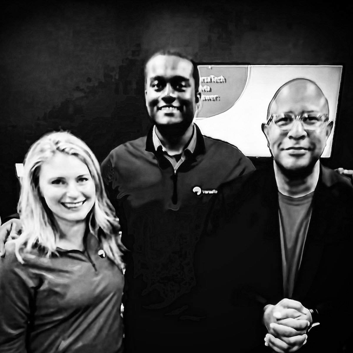 Documenting my intentional “hand clasp” picture technique. Give me a holler, I’d love to learn your left or right of center photo #tradecraft!

#TheVersaTechWay