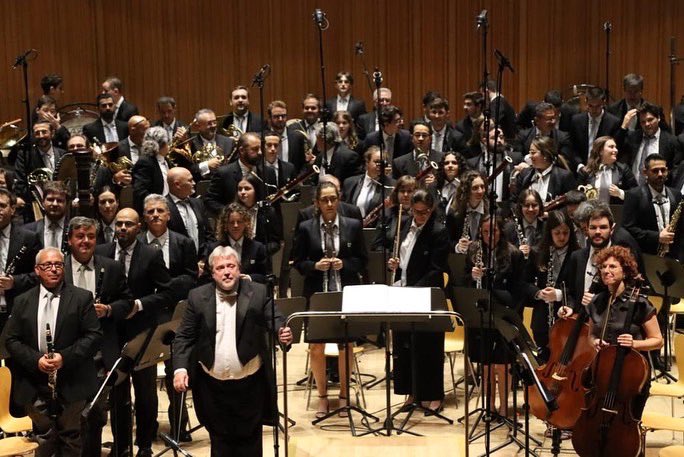 AmparoFolgado's tweet photo. Esta mañana disfrutando de la participación de la @umtorrent en el 135 Concurso Internacional de Bandas Ciutat de Valencia #FentUnio https://t.co/HdEf5Z4v5S
