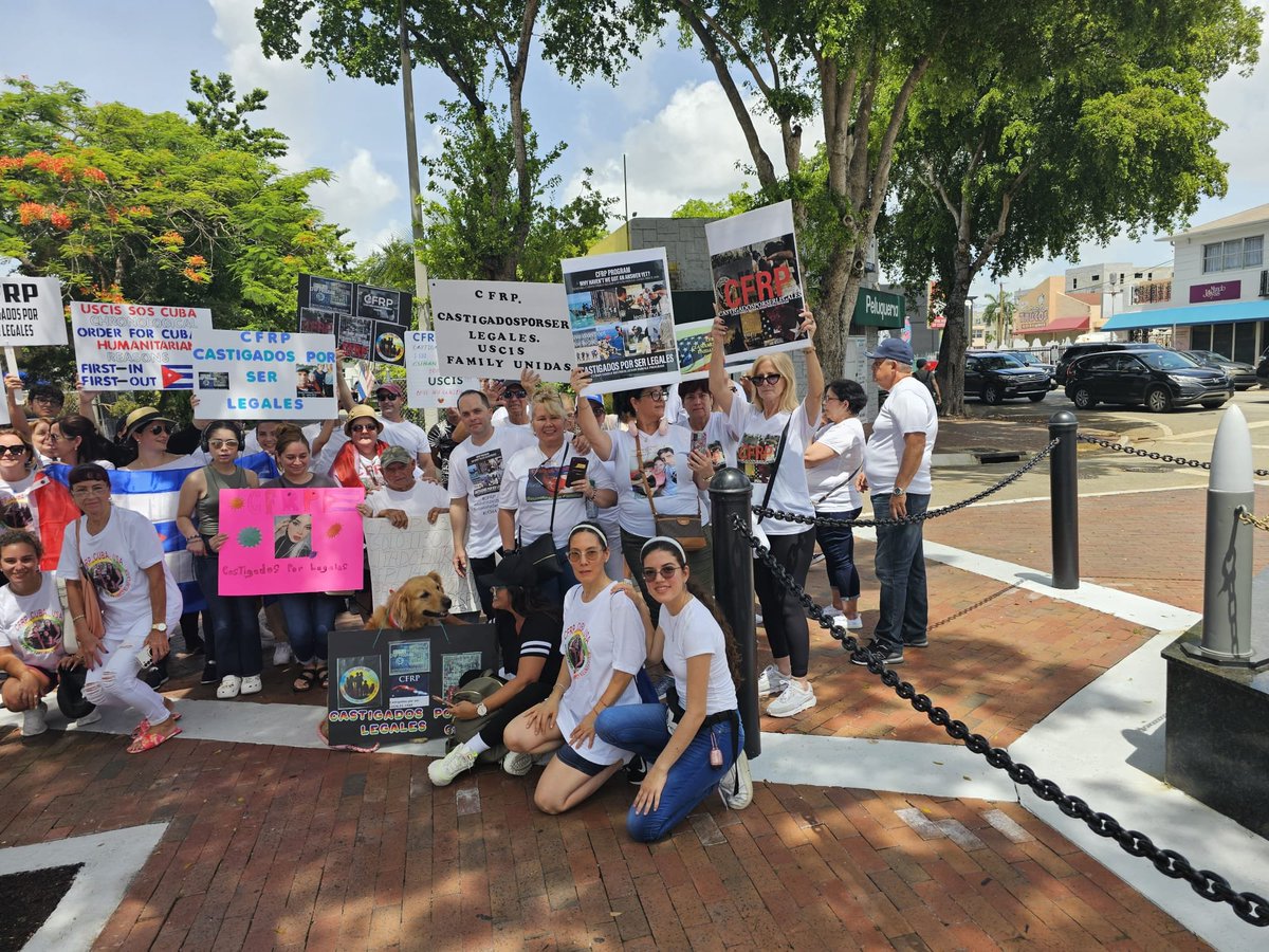 FalcoYurina's tweet photo. @Dunia357479301 @MaElviraSalazar @POTUS @USCIS @SecMayorkas @MarioJPenton Cuantos años más tenemos que esperar para obtener nuestro permiso de viaje,  tenemos I131 paga y aprobada antes del cierre.
#castigadosporserlegales 
#cfrp 
@USCIS 
@MaElviraSalazar 
@SecMayorkas https://t.co/mPaowzfn0d
