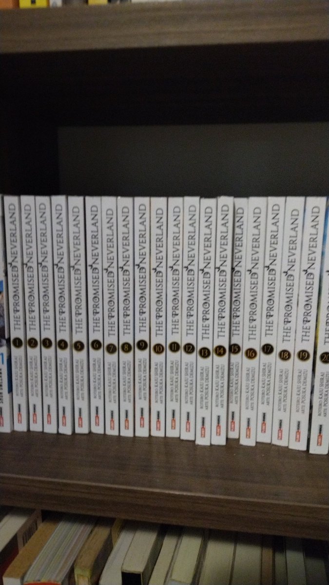 bertillekoehler's tweet photo. @KaiuShirai Hi! I really love the promised Neverland! I have the whole collection! ❤️😆😁 https://t.co/A6jc5DpHxF