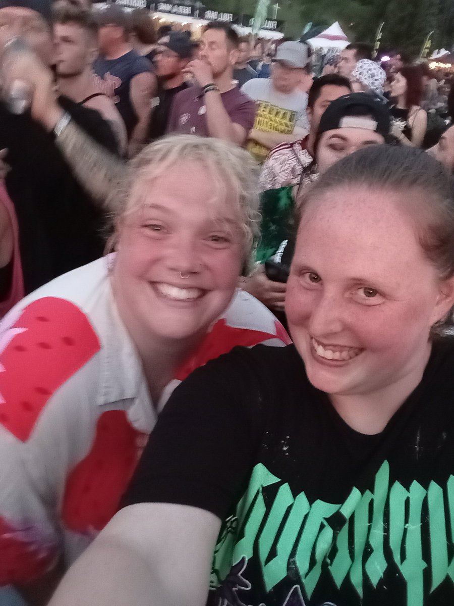 supermom2four's tweet photo. Best day ever! https://t.co/hHWks6cdDU