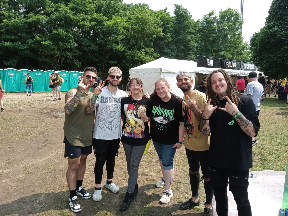 supermom2four's tweet photo. Best day ever! https://t.co/hHWks6cdDU