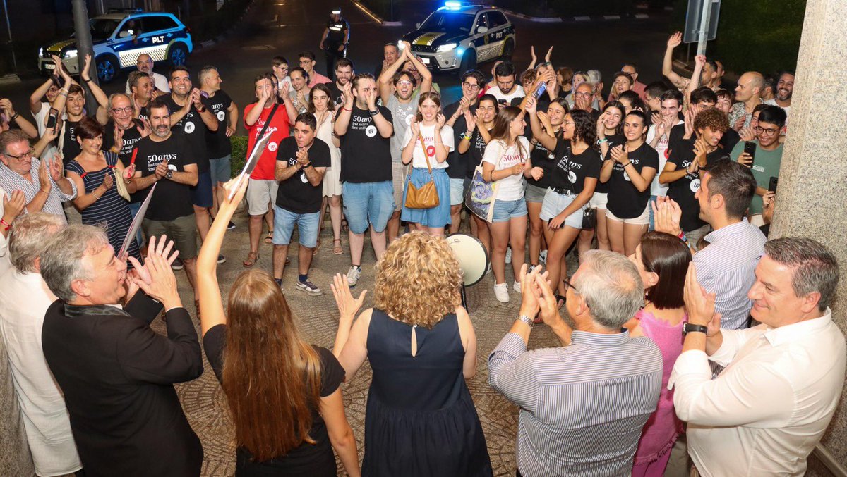 AmparoFolgado's tweet photo. Celebrant tots els primers premis de la @umtorrent Sou els Millors! Un orgull per a #Torrent. L’Enhorabona! #FentUnio https://t.co/rH0sXsyzJn