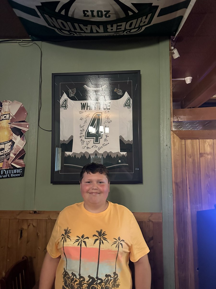 Having seen video of <a href="/WHLsilvertips/">Everett Silvertips</a> and <a href="/dexter_whittle/">Dexter Whittle</a> make a road trip meal stop in Maryfield, SK at the Arlington Hotel, we did the same on our road trip.  It was a great stop. Go tips!