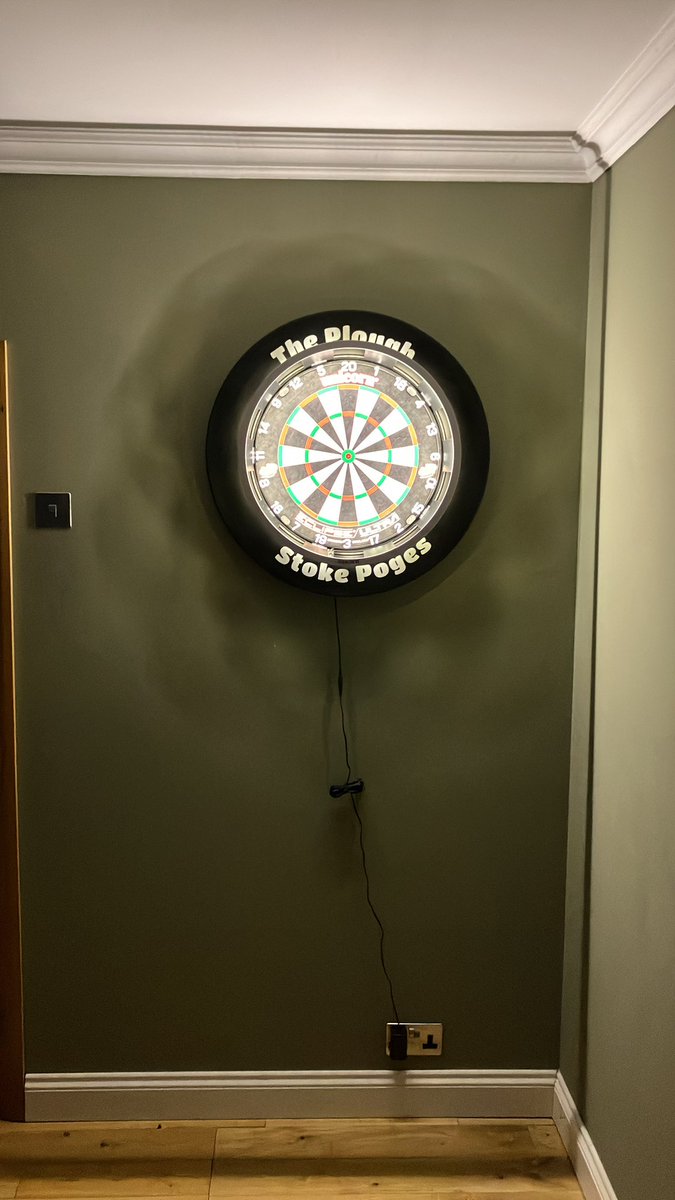 Fantastic products from <a href="/DartsCorner/">Darts Corner</a> <a href="/UnicornDarts/">Unicorn Darts</a> <a href="/JamesWade180/">James Wade</a> #brand snob 👍🏻