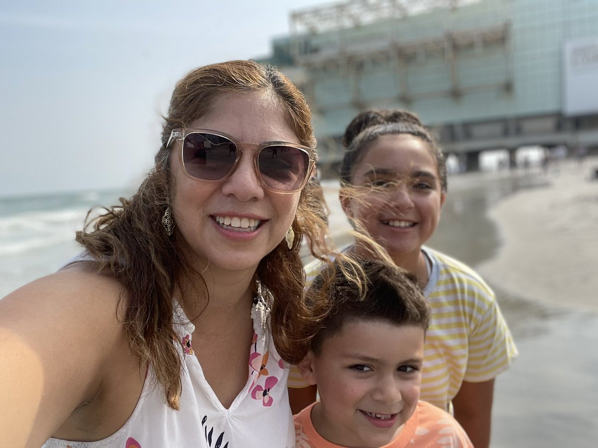 ColoniaCarolina's tweet photo. Enjoyed some fun in Atlantic City, the water was freezing cold 🥶 took some time in nature in the middle of NYC, strolling thru Central park #bengalpride https://t.co/aqPhP5rUDb