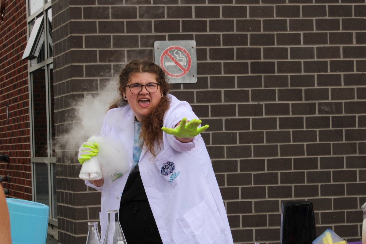 ReprtrPatHealey's tweet photo. A photo I took at East Hants #TideFest in Lantz on Saturday morning. I think there's many things I could caption it as. Just the facial expression on the Mad Scientist face itself. hahaha #EastHants #ElmsdaleNS https://t.co/5f7Tu8zhBb